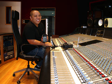Supa Dups with his LCT 940 FET/Condenser studio mic