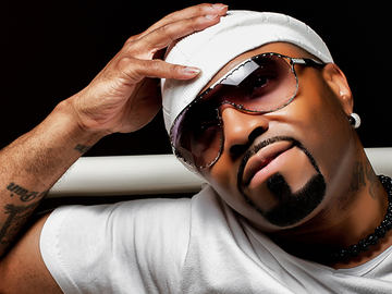 Teddy Riley about his DGT 650 USB mic & interface [Photo © Dhark Knight Media]